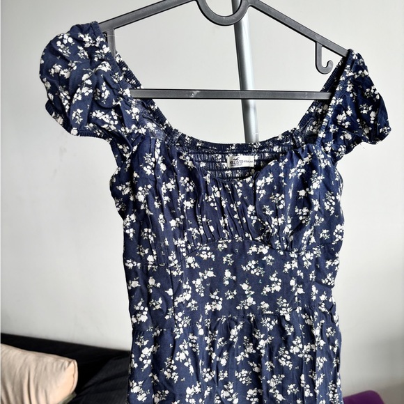 Hollister Dress, color Navy Blue Floral, S - Picture 3 of 5